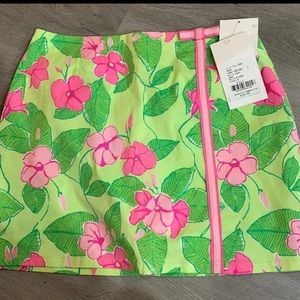 Lilly Pulitzer sweet pistachio green and pink floral skort size 2 “stretch”